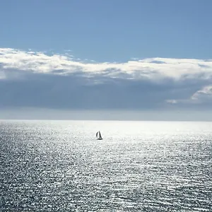 https://puerta-del-mar-aticospa-incluido-en-primer-linea.es-andalucia.com
